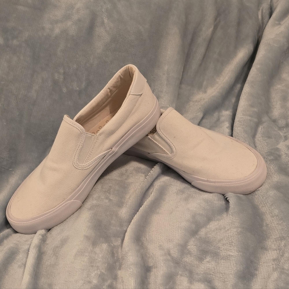 Lugz Women's Classic White Slip-On Canvas Sneakers, Size 8.5